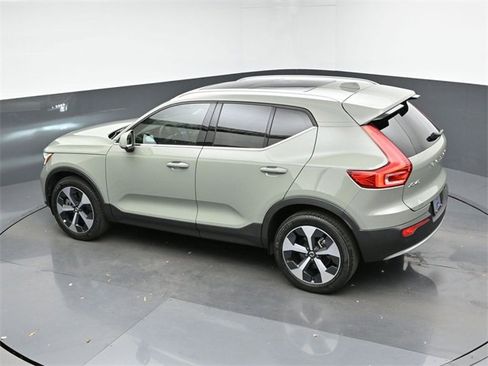 Used 2023 Volvo XC40 B5 Plus w/ Protection Package Premier image 44