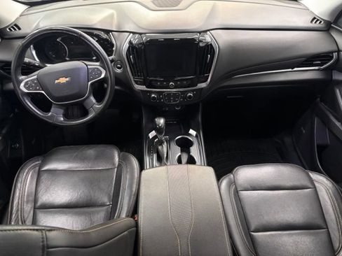 Used 2021 Chevrolet Traverse Premier w/ LPO, Blackout Package AWD/4WD image 2