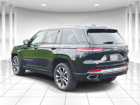 Used 2023 Jeep Grand Cherokee Overland w/ Luxury Tech Group IV AWD/4WD image 5