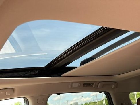 Certified 2023 Nissan Pathfinder Platinum AWD/4WD image 12