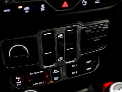 Used 2022 Jeep Wrangler Unlimited Rubicon w/ Xtreme Recon 35" Tire Package image 65