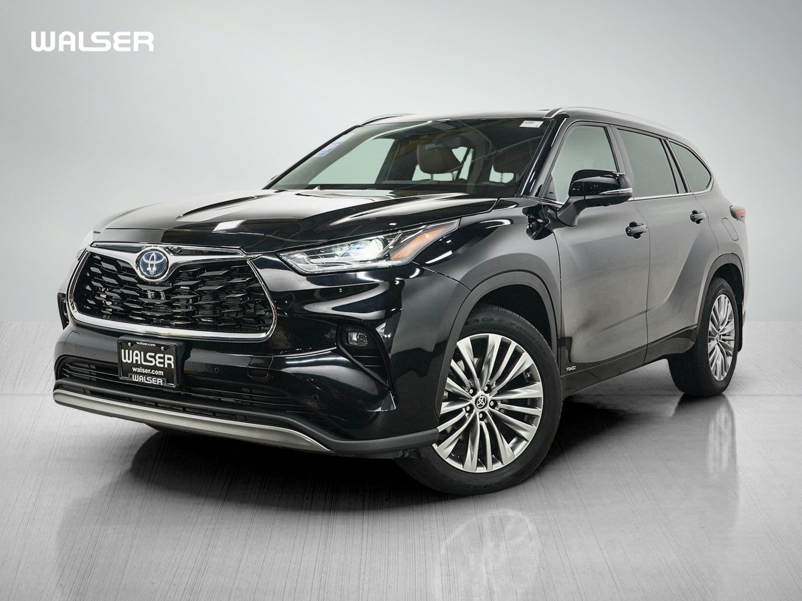 Used 2024 Toyota Highlander Platinum AWD/4WD image 1