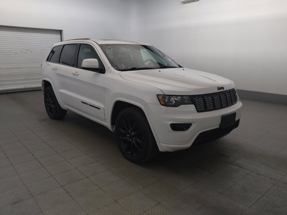 Used 2018 Jeep Grand Cherokee Altitude AWD/4WD image 13