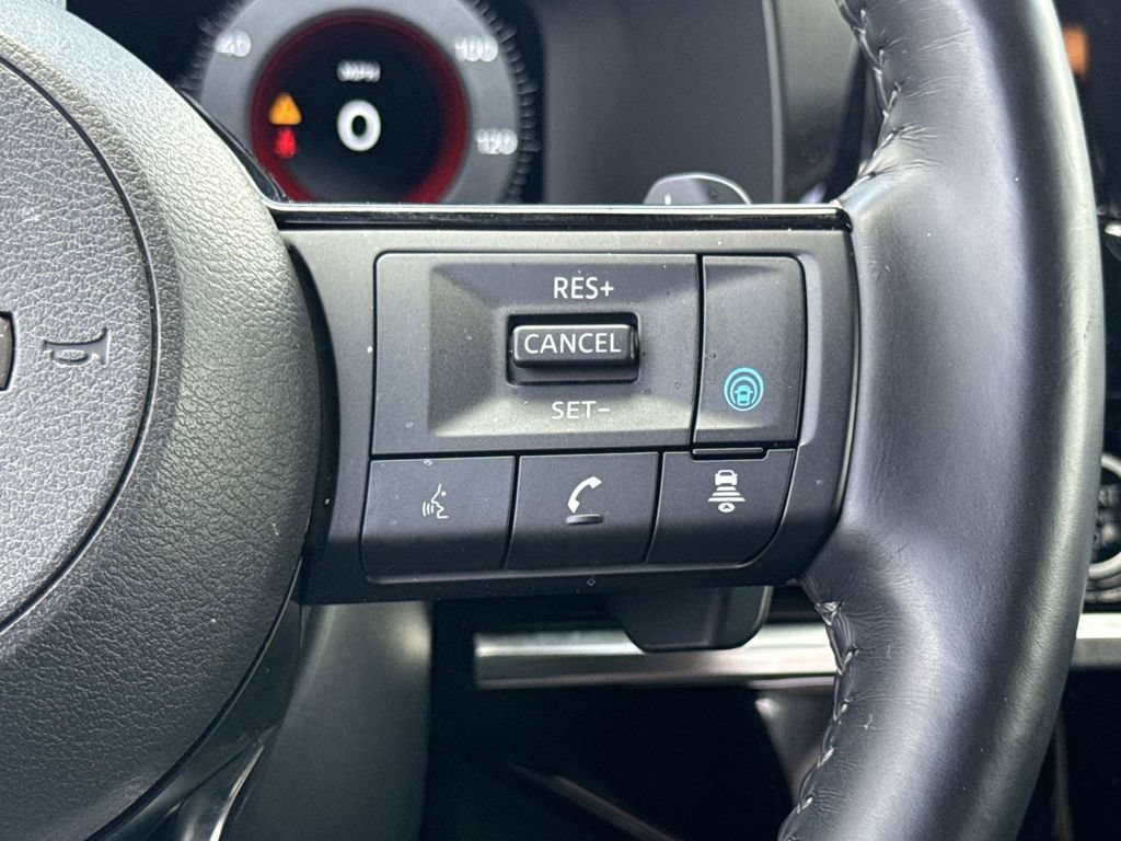 Used 2024 Nissan Pathfinder Platinum w/ Cargo Package FWD image 33