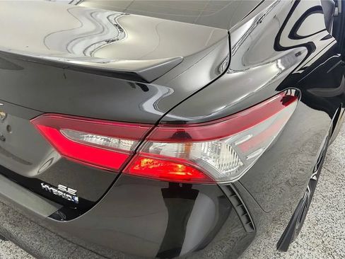 Used 2021 Toyota Camry SE FWD image 32