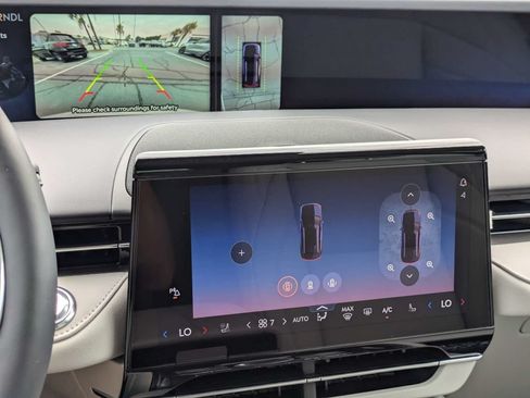 New 2026 Lincoln Nautilus Premier AWD/4WD image 21