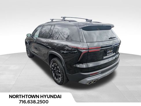 Used 2025 Chevrolet Traverse Z71 w/ Enhanced Driving Package image 3