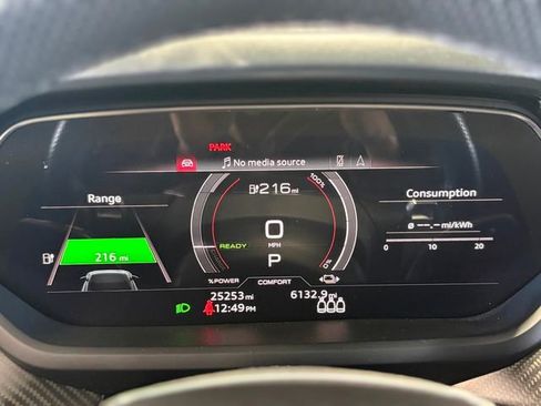 Used 2022 Audi e-tron GT Premium Plus w/ Performance Package image 27