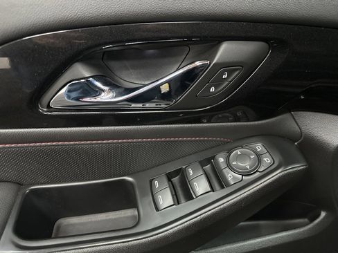 Used 2023 Chevrolet Traverse RS image 19