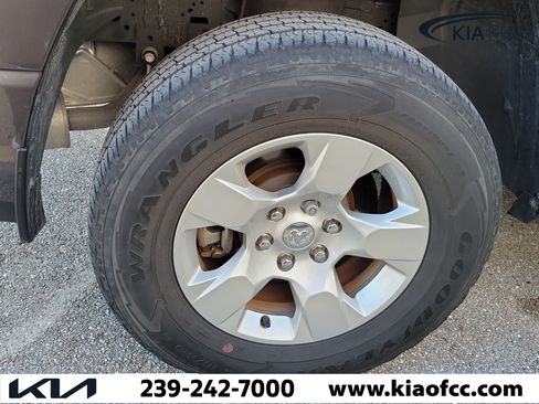 Used 2023 RAM 1500 Big Horn AWD/4WD image 7