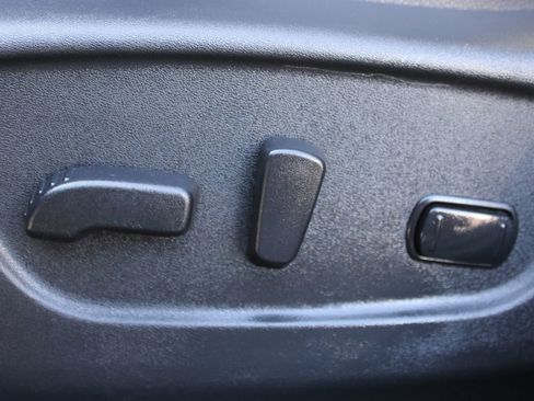 Used 2018 Nissan Rogue SL image 15