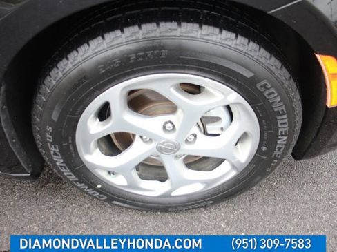 Used 2023 Chrysler Pacifica Limited image 30