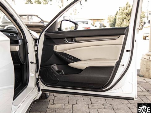 Used 2018 Honda Accord LX image 31
