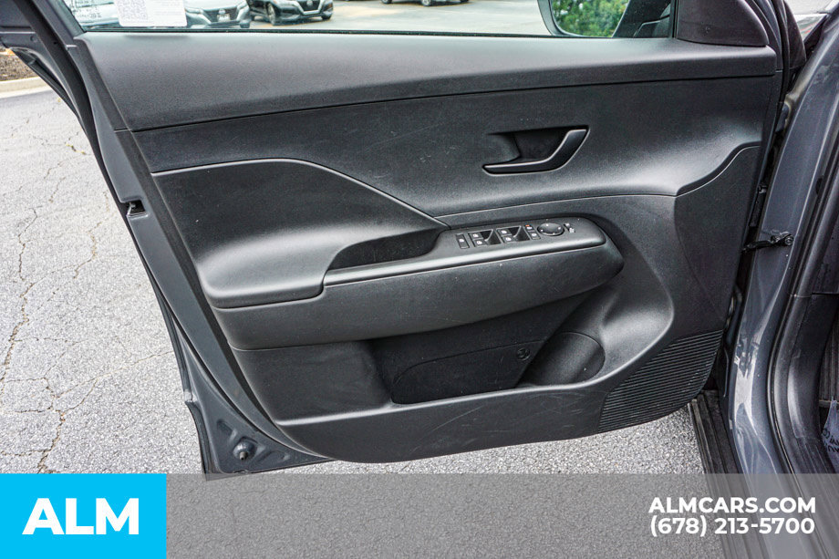 Used 2025 Hyundai Kona SEL FWD image 46