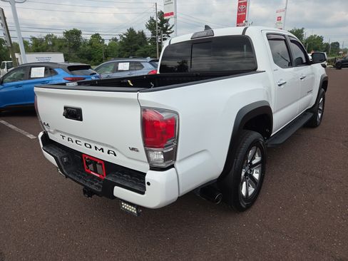 Certified 2019 Toyota Tacoma Limited AWD/4WD image 3