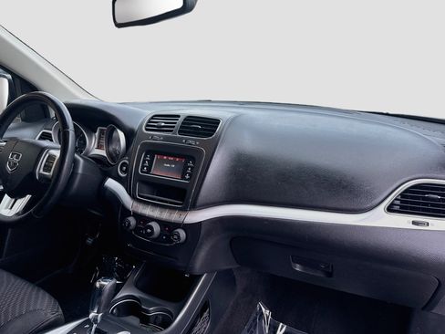 Used 2019 Dodge Journey SE w/ Connectivity Group FWD image 29