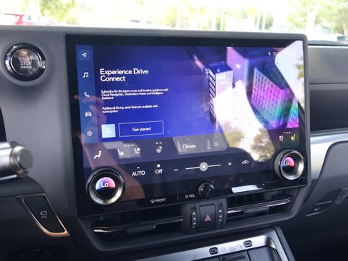 Used 2026 Lexus GX 550 w/ Accessory Package (2T) AWD/4WD image 25