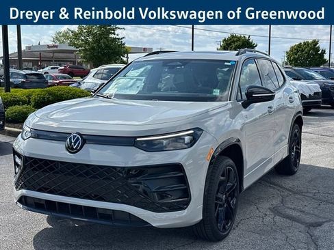 New 2026 Volkswagen Tiguan SE R-Line AWD/4WD image 3