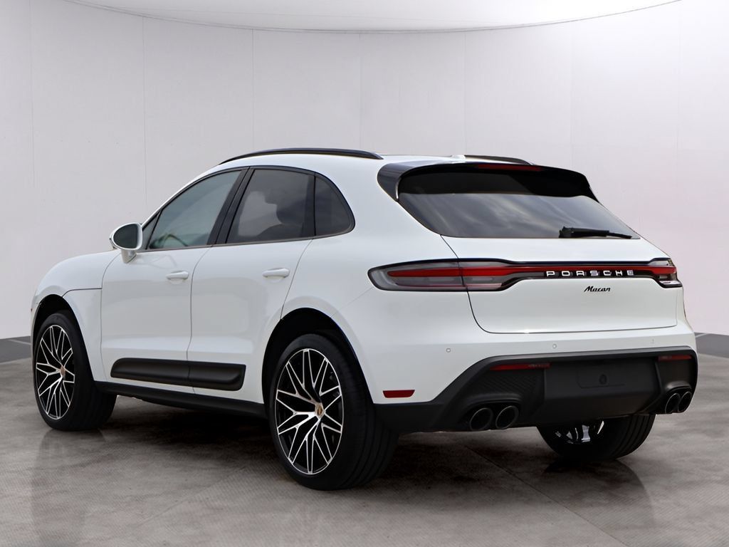 Used 2026 Porsche Macan AWD/4WD image 3