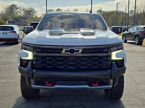 Used 2022 Chevrolet Silverado 1500 ZR2 image 2