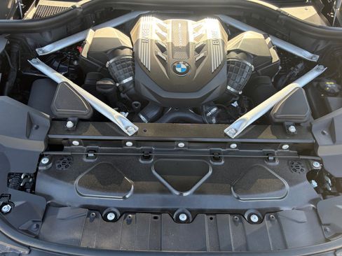 Used 2021 BMW X6 M50i w/ Dynamic Handling Package AWD/4WD image 26