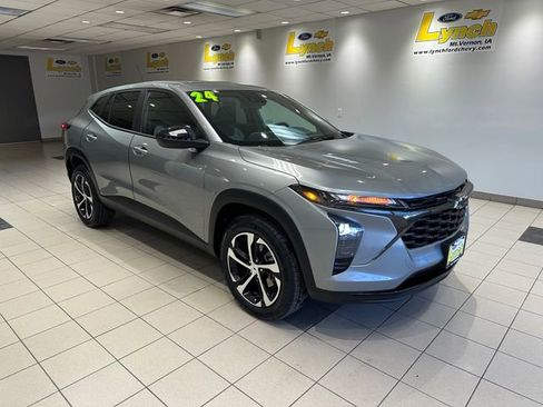 Used 2024 Chevrolet Trax RS image 1