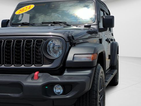 Used 2024 Jeep Wrangler Unlimited Sport AWD/4WD image 24