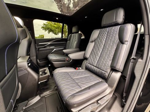 Used 2026 Cadillac Escalade IQ Sport 1 w/ LPO, Floor Liner Package AWD/4WD image 21