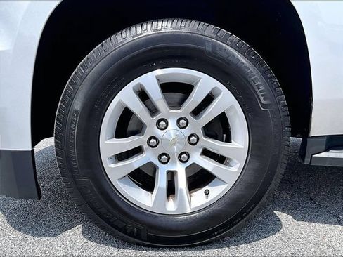 Used 2017 Chevrolet Tahoe LS w/ Enhanced Driver Alert Package AWD/4WD image 7