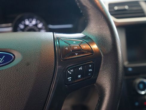 Used 2016 Ford Explorer XLT w/ Equipment Group 202A image 29