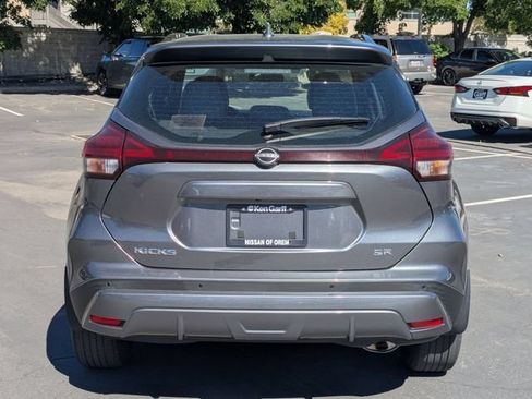 Used 2023 Nissan Kicks SR w/ SR Premium Package FWD image 4