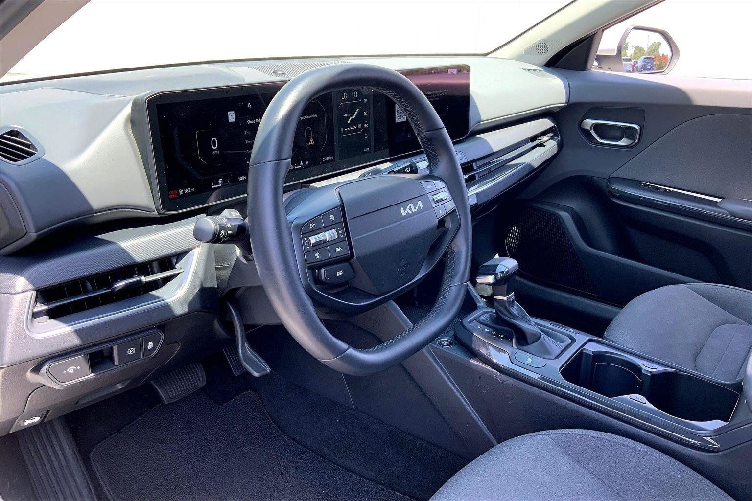 Used 2025 Kia K4 EX FWD image 12