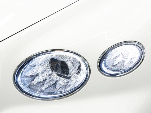 New 2026 Bentley Bentayga AWD/4WD image 9