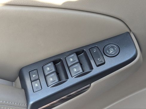 Used 2015 GMC Yukon SLE w/ HD Trailering Package image 25