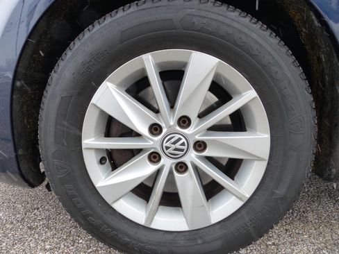 Used 2016 Volkswagen Golf SE image 13