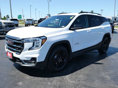 Certified 2023 GMC Terrain AT4 AWD/4WD image 9