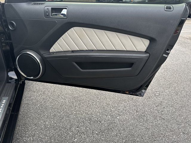 Used 2013 Ford Mustang Premium RWD image 17
