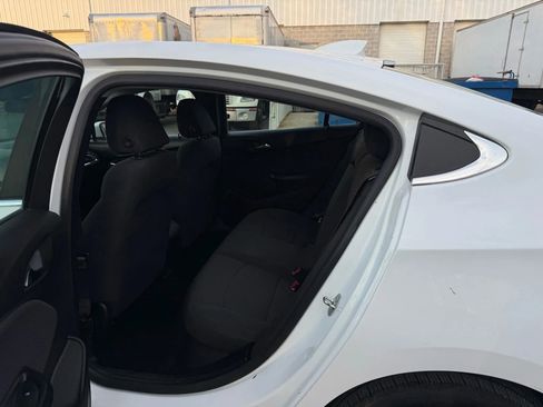 Used 2019 Chevrolet Cruze LT w/ Convenience Package image 32