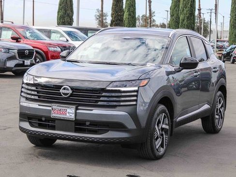 New 2026 Nissan Kicks SV image 4