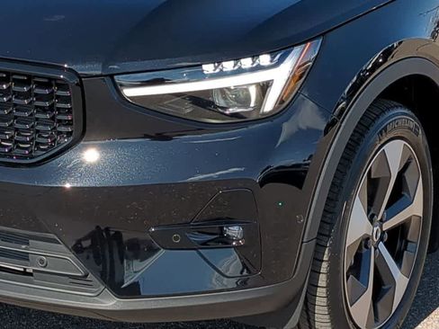 Certified 2026 Volvo XC40 B5 Plus w/ Protection Package Premier AWD/4WD image 10