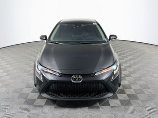 Used 2020 Toyota Corolla LE FWD video 2