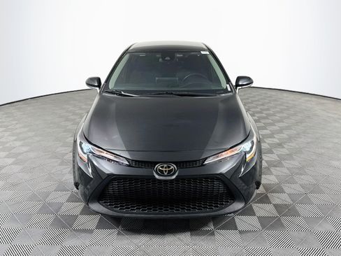 Used 2020 Toyota Corolla LE FWD image 2
