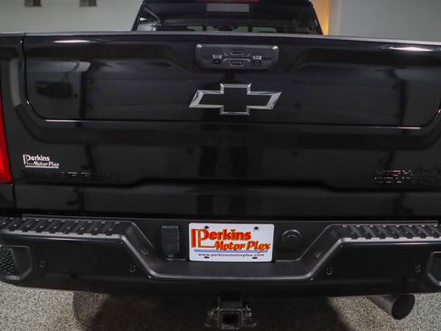 Used 2024 Chevrolet Silverado 2500 High Country w/ High Country Premium Package image 8