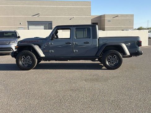 Used 2024 Jeep Gladiator Mojave w/ Technology Group AWD/4WD image 10
