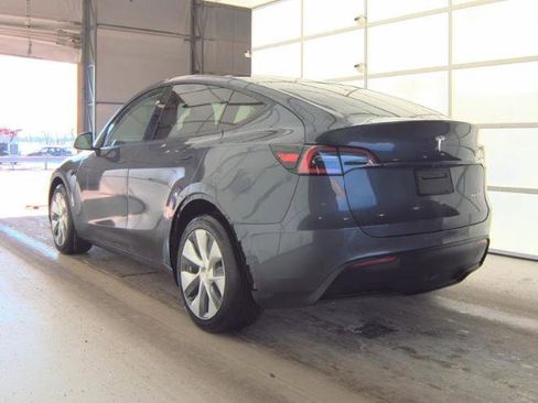 Used 2021 Tesla Model Y Long Range image 7