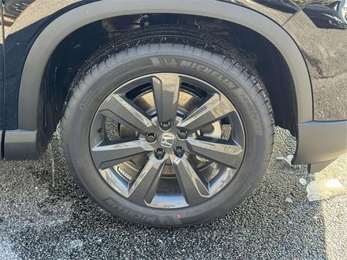 New 2025 Honda Pilot Sport image 6