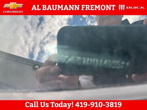 Used 2010 Chrysler Sebring Touring FWD image 4