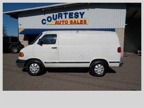 Used 2002 Dodge B1500 image 3