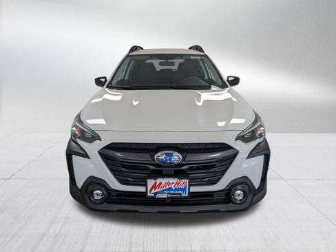 Used 2025 Subaru Outback Premium image 5