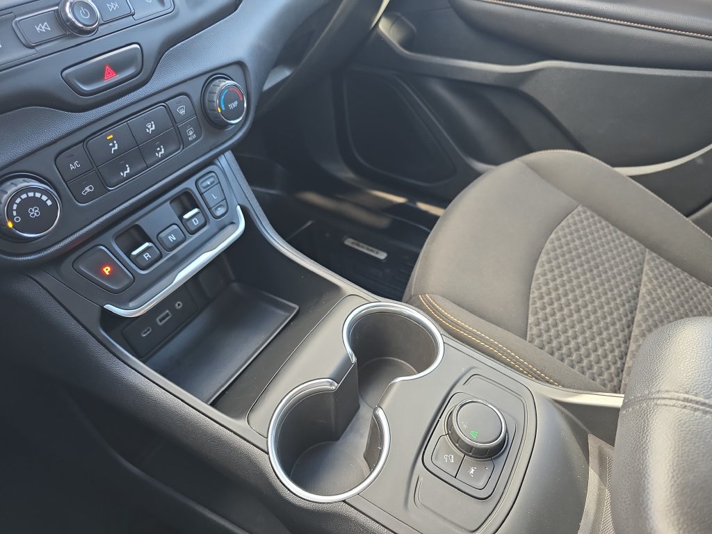 Certified 2020 GMC Terrain SLE w/ LPO, Floor Liner Package FWD image 25